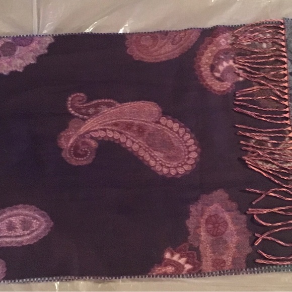 ⚜️[2/$38.00] ⚜️ V Fraas Paisley Scarf - Picture 4 of 10